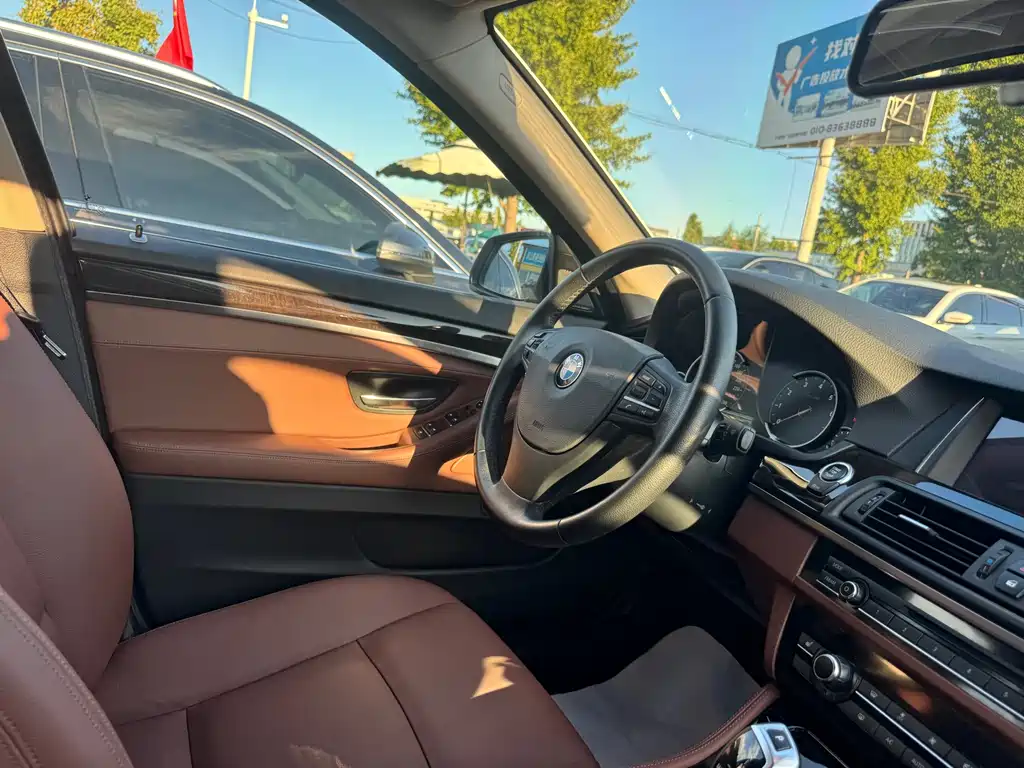 BMW 5 Series — миниатюра 18