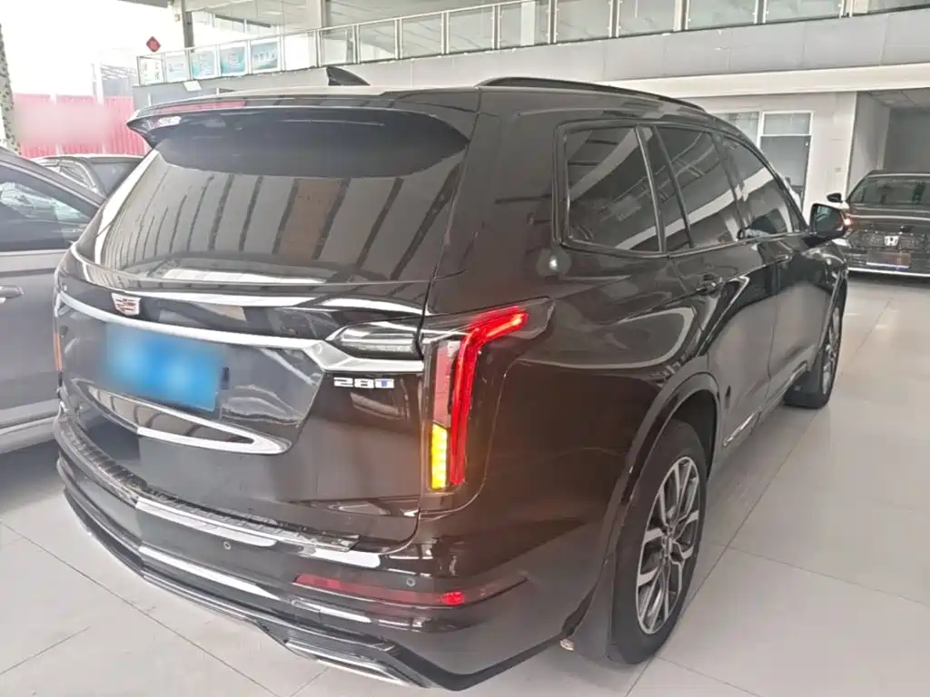 Cadillac XT6 2022 2.0T мест Luxury