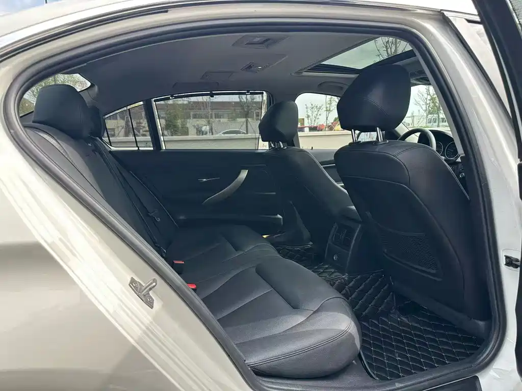 BMW 3 Series — миниатюра 5