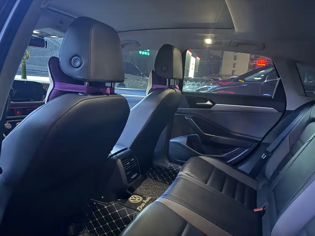 Volkswagen Sagitar — миниатюра 7