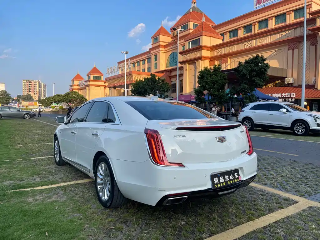 Cadillac XTS — миниатюра 4