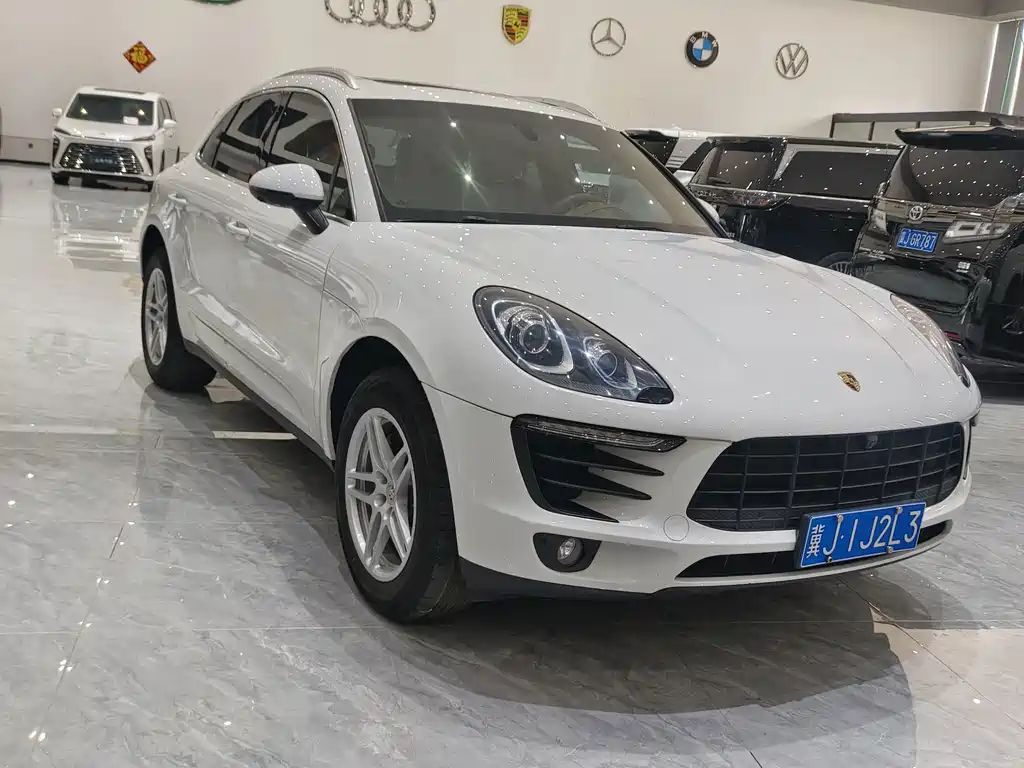 Porsche Macan — миниатюра 3