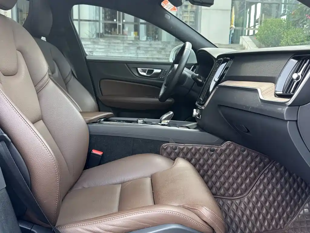 Volvo S60 — миниатюра 11