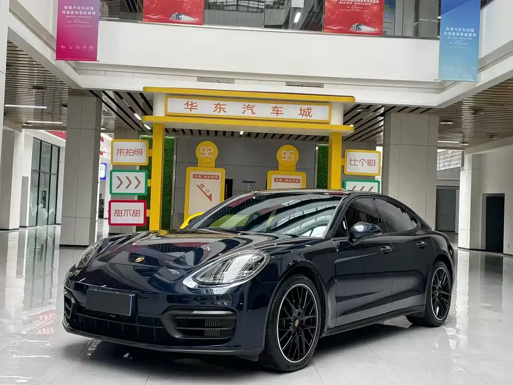 PORSCHE PANAMERA
