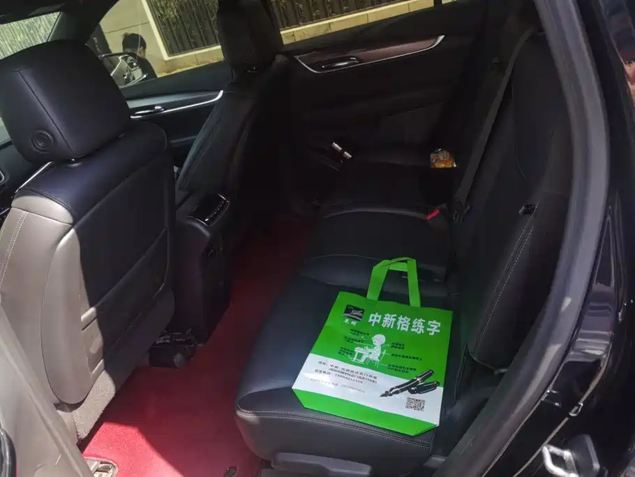 Cadillac XT6 — миниатюра 11