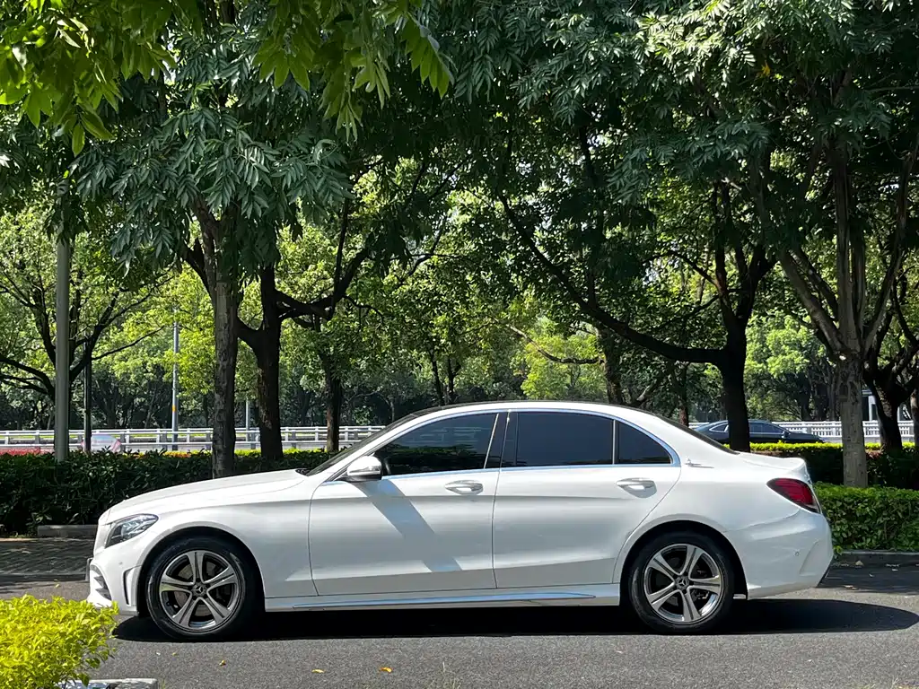Mercedes-Benz C-Class — миниатюра 10