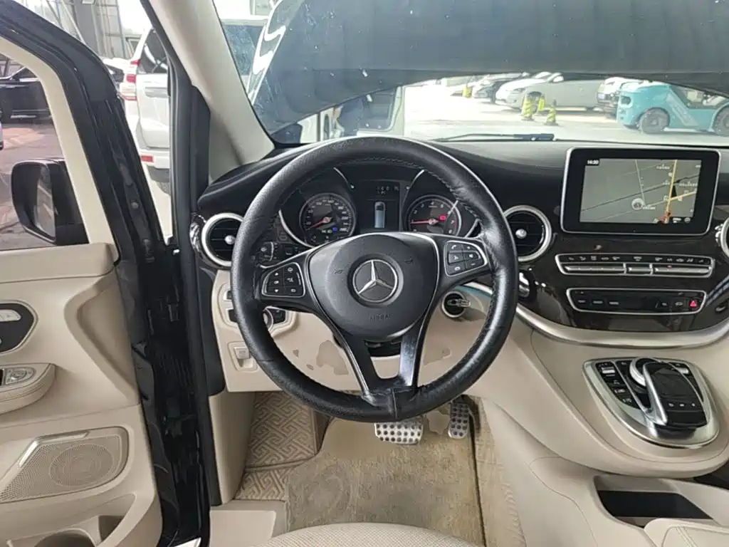Mercedes-Benz V-Class — миниатюра 11