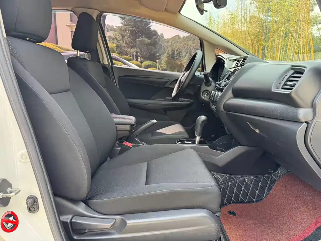 Honda Fit — миниатюра 12