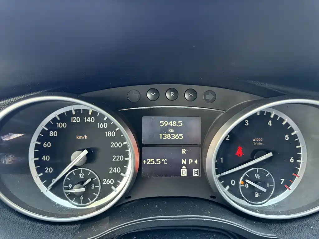 Mercedes-Benz R-Class — миниатюра 15