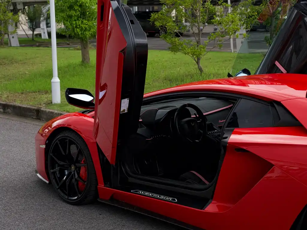 Lamborghini Aventador — миниатюра 3