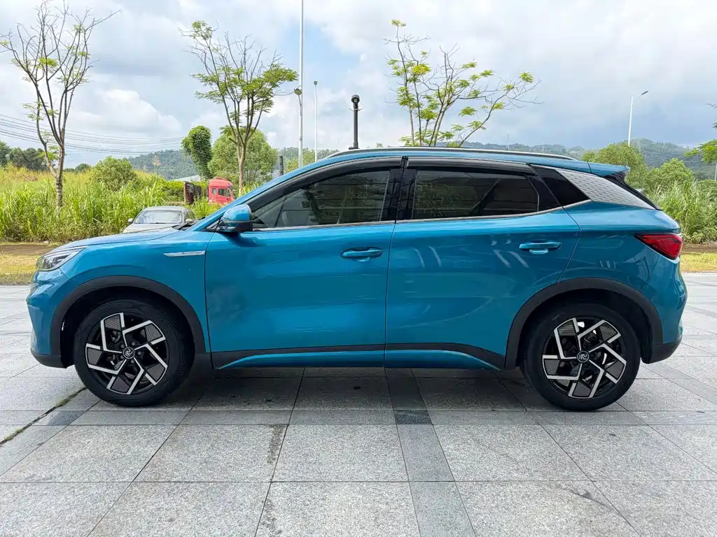 BYD Yuan Plus — миниатюра 3