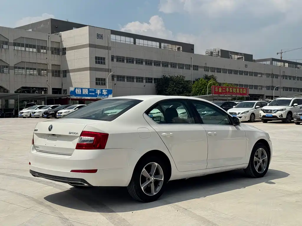 Skoda Octavia — миниатюра 5
