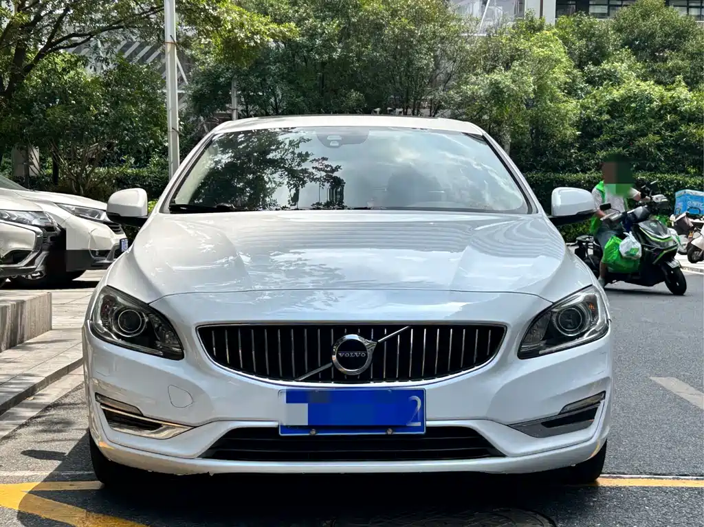 Volvo S60 — миниатюра 2