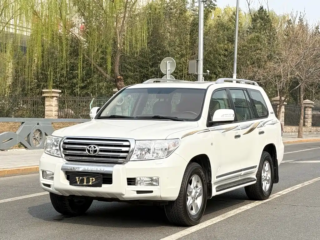 Toyota Land Cruiser 2011