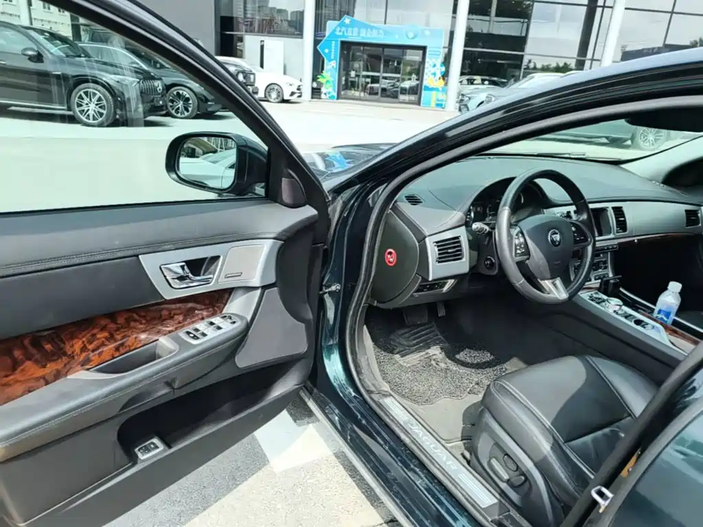 Jaguar XF — миниатюра 21