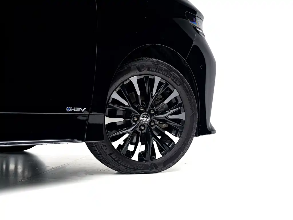 Toyota Alphard — миниатюра 5