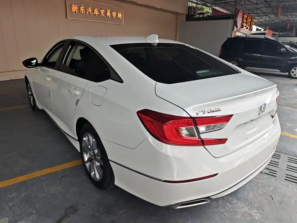 Honda Accord — миниатюра 5