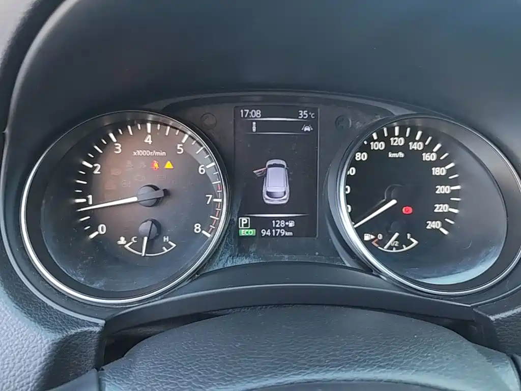 Nissan Qashqai — миниатюра 12