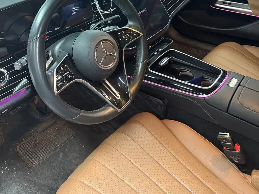 Mercedes-Benz E-Class — миниатюра 5