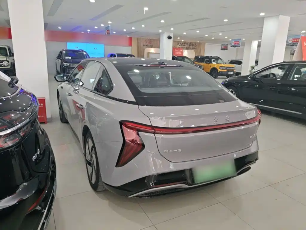 Hongqi Hongqi EH7 — миниатюра 5