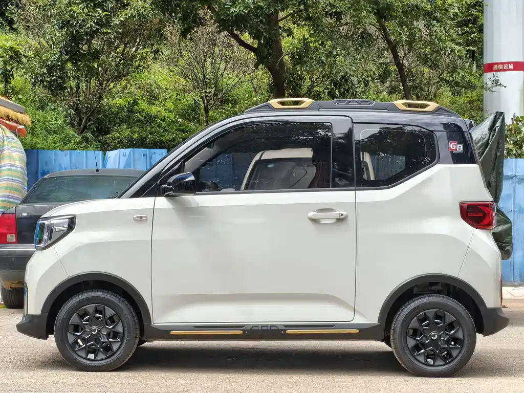 Wuling MINIEV — миниатюра 4