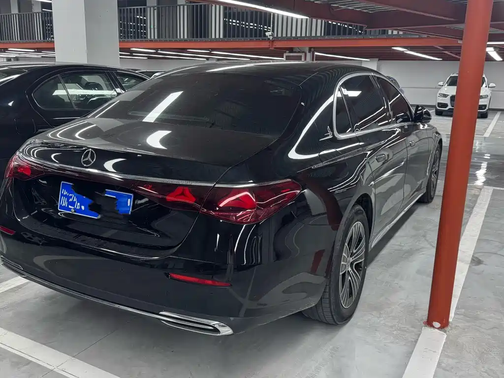 Mercedes-Benz E-Class — миниатюра 12
