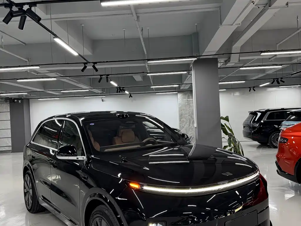 Li Auto Li L8 — миниатюра 3