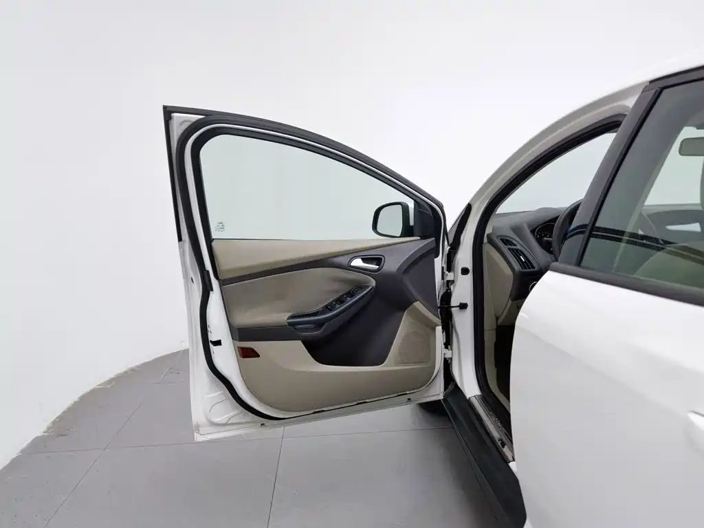 Ford Focus — миниатюра 8