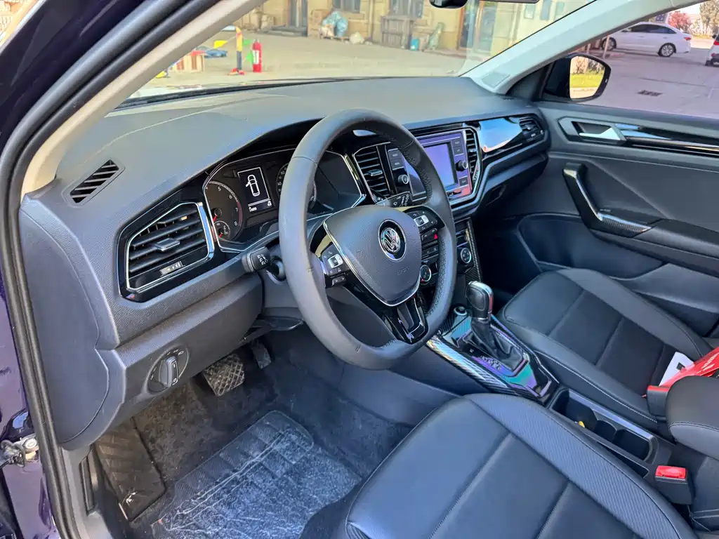 Volkswagen T-Roc — миниатюра 7