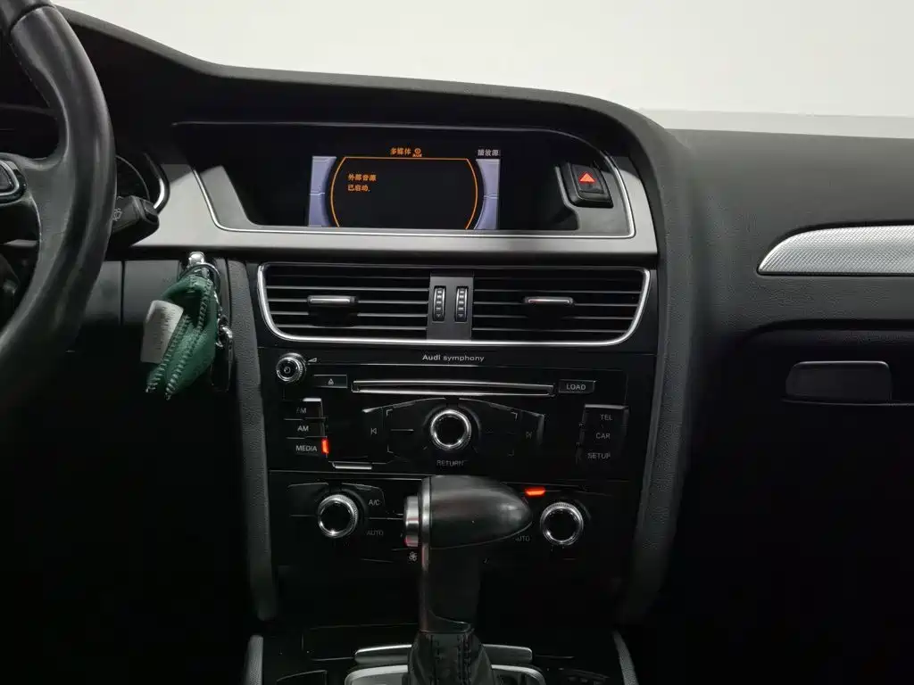 Audi A4L — миниатюра 12