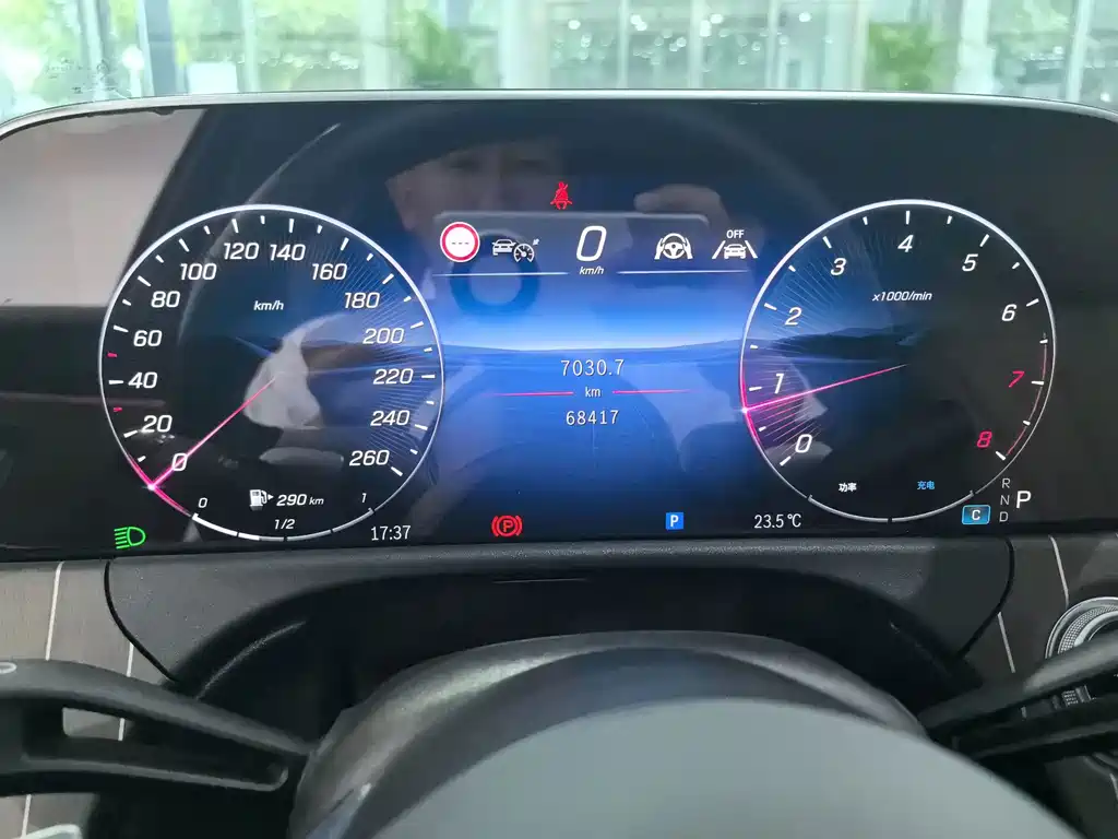 Mercedes-Benz E-Class — миниатюра 13