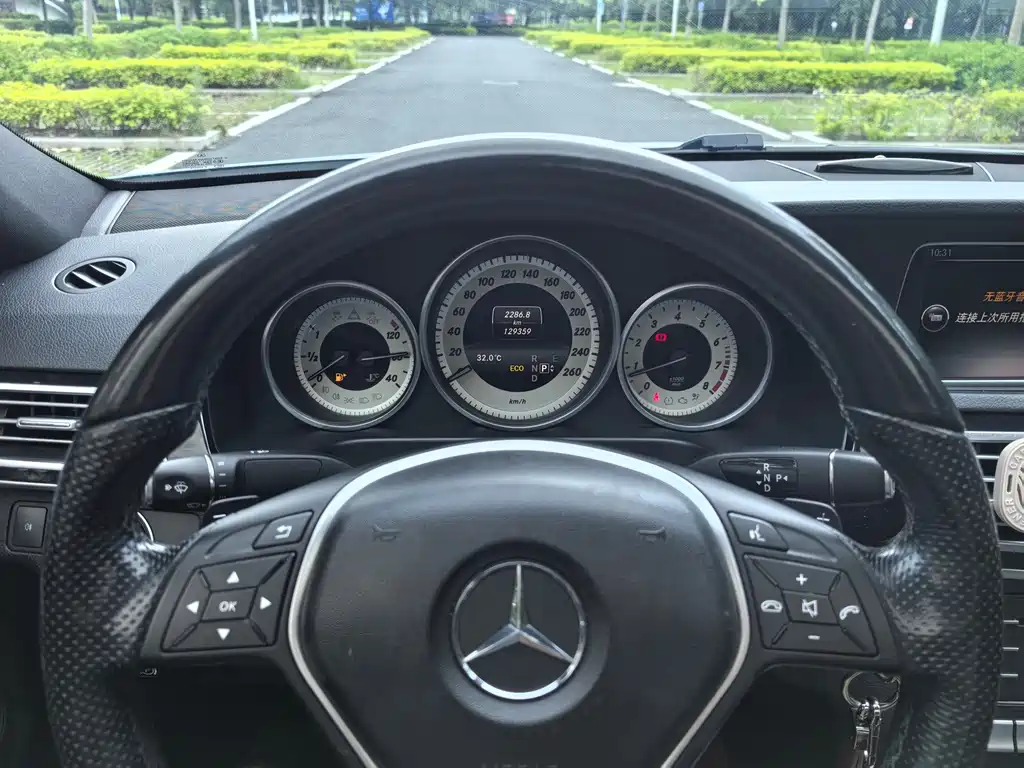 Mercedes-Benz E-Class — миниатюра 14