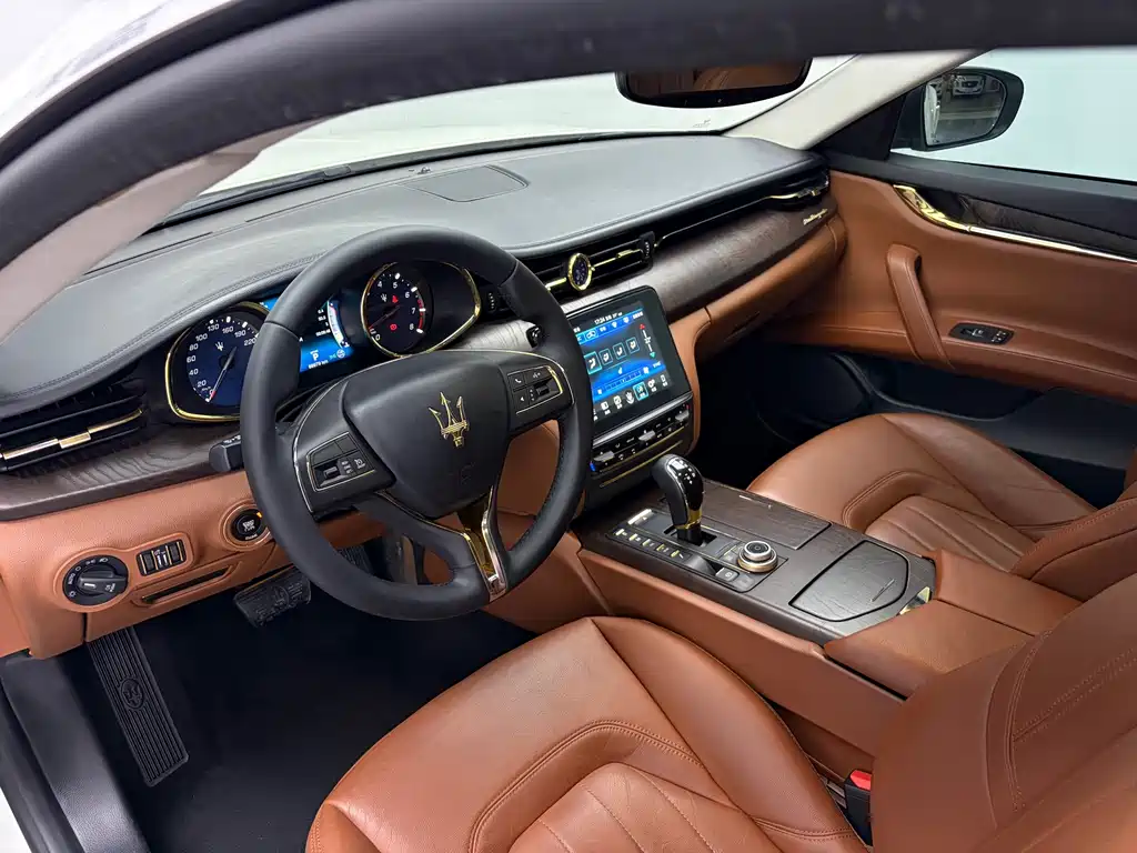 Maserati Quattroporte — миниатюра 19