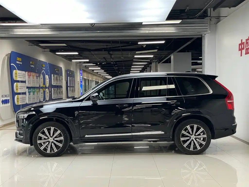 Volvo XC90 2024 B6 Luxury 7 мест