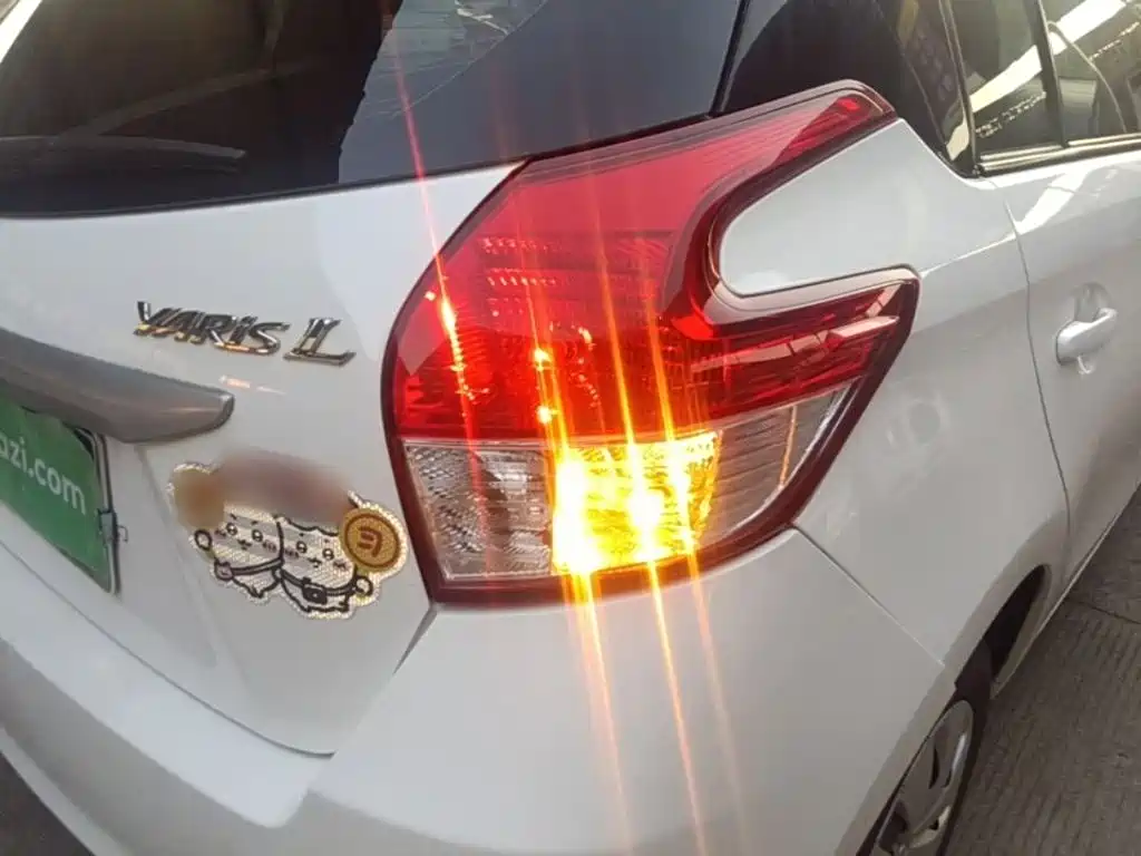 Toyota Yaris L — миниатюра 8