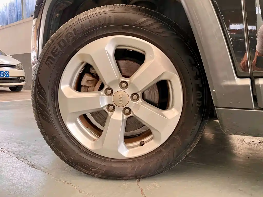 Jeep Compass — миниатюра 17