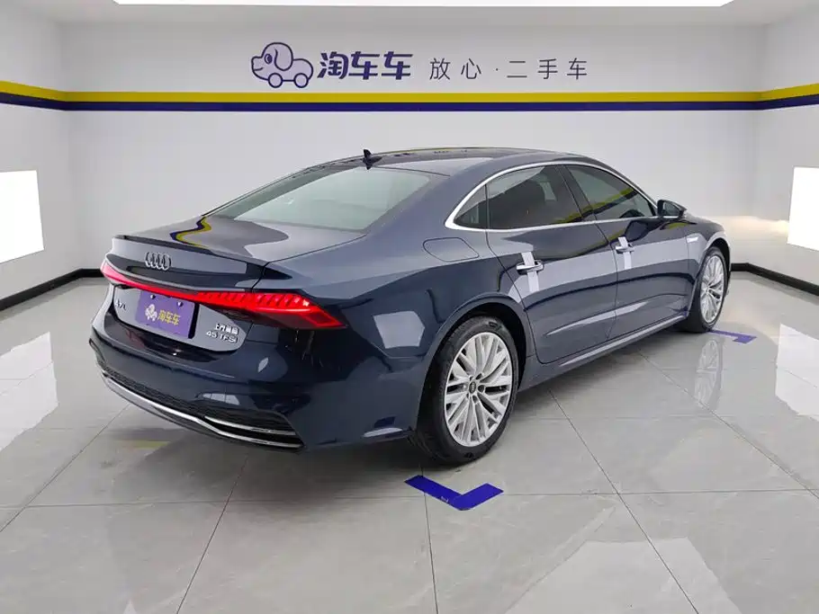 Audi A7L — миниатюра 3