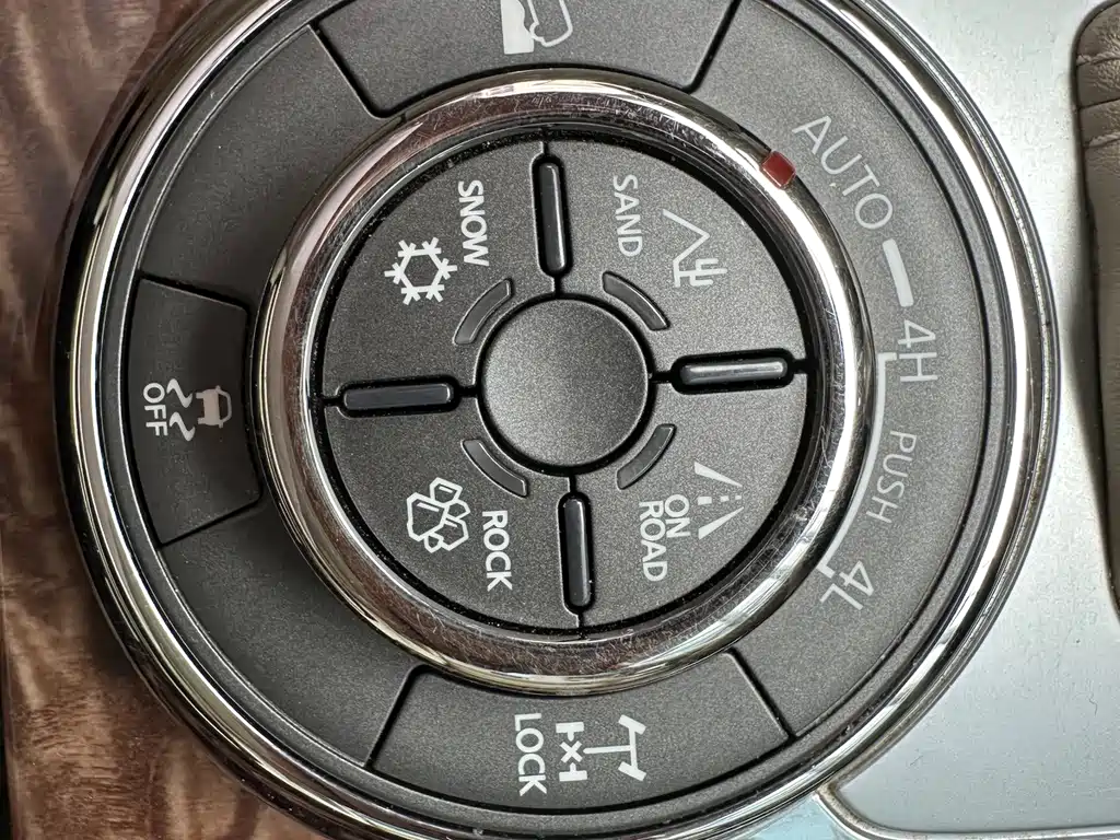 Nissan Patrol — миниатюра 14