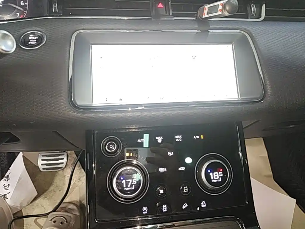 Land Rover Evoque — миниатюра 13