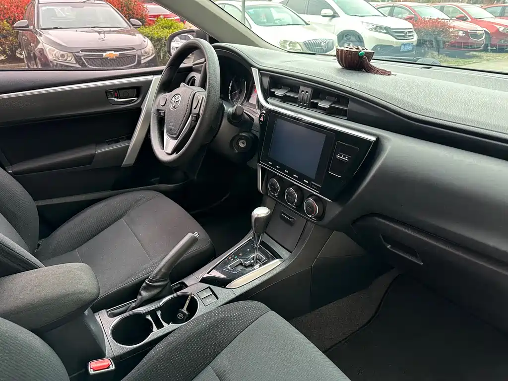 Toyota Corolla — миниатюра 13
