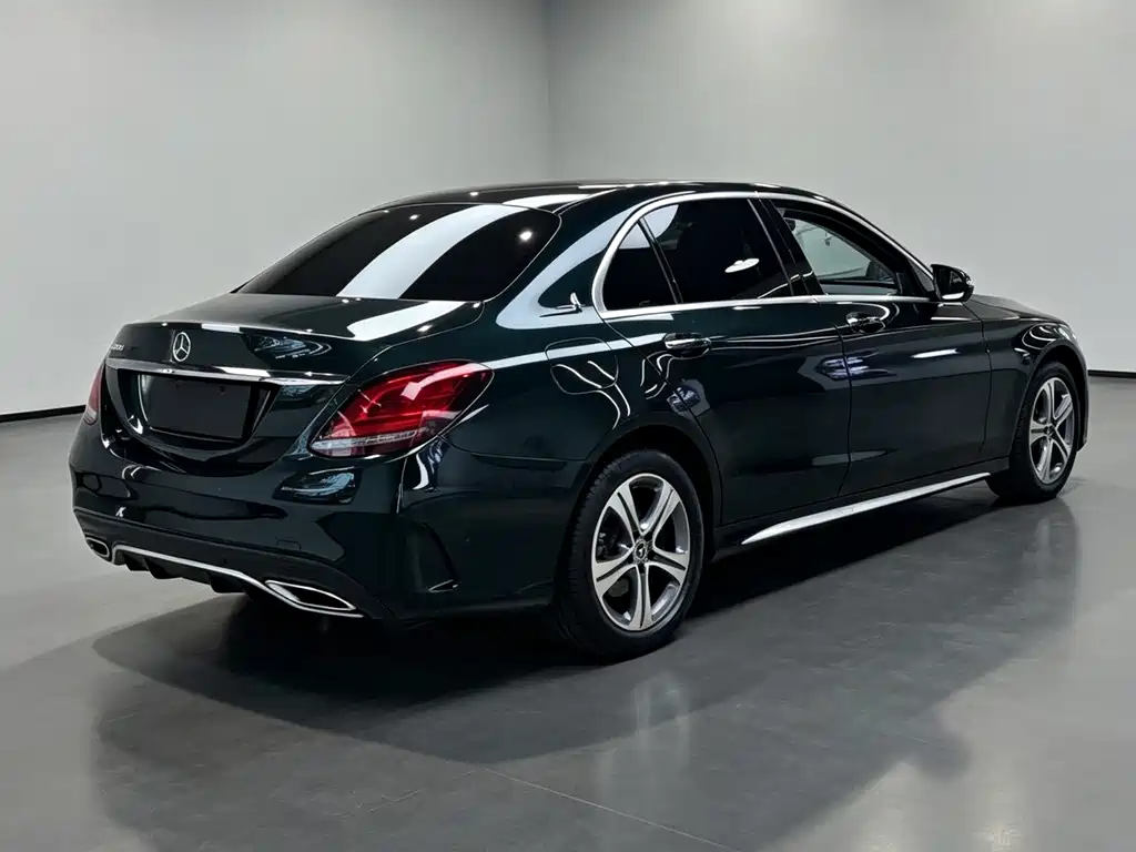 Mercedes-Benz C-Class — миниатюра 10