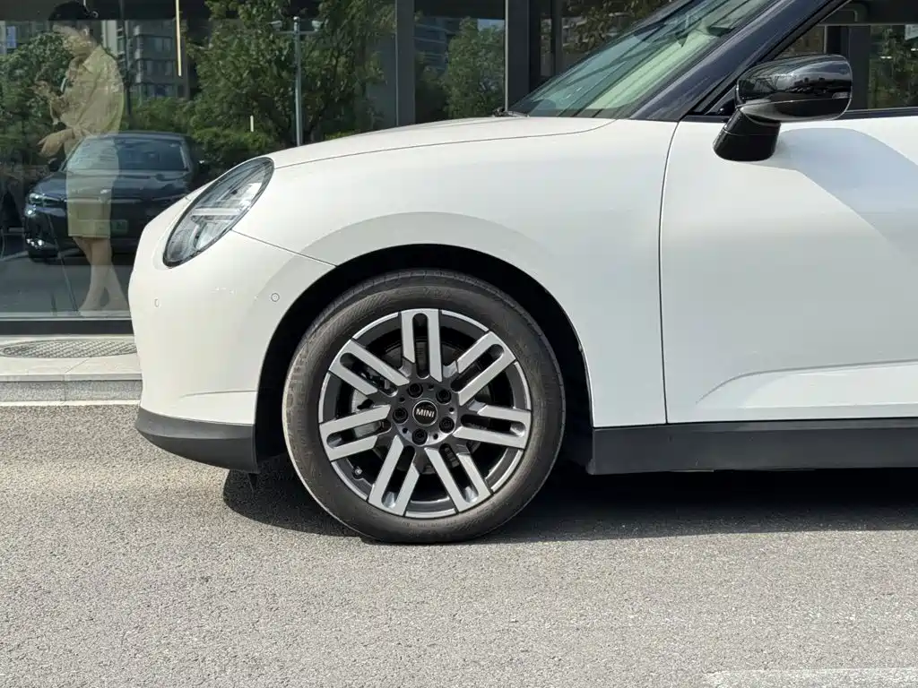 MINI MINI COOPER EV — миниатюра 3