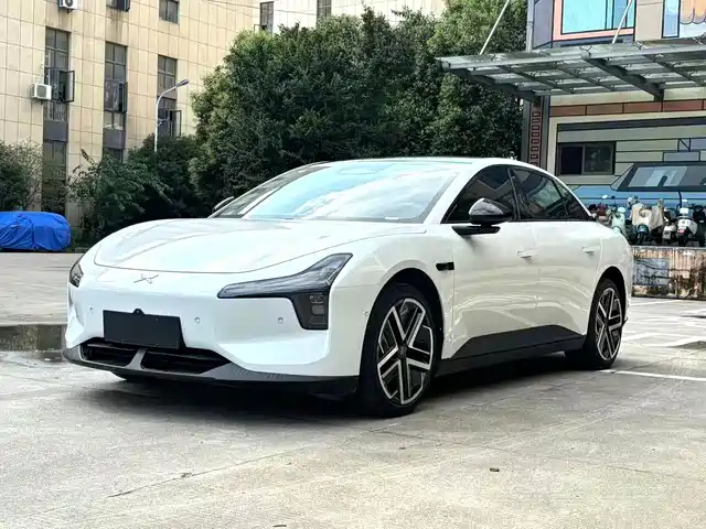 2025 Xpeng Mona M03