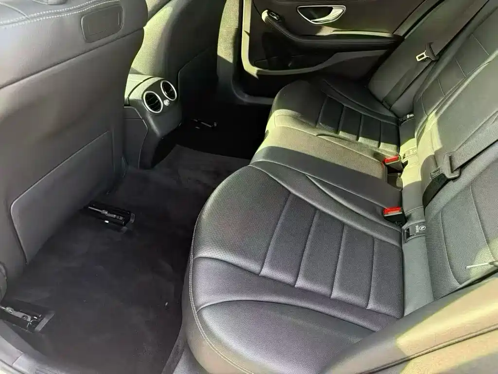 Mercedes-Benz C-Class — миниатюра 6