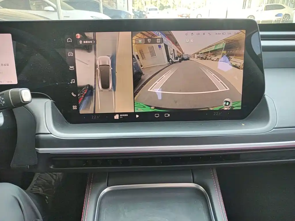 XPeng P7 — миниатюра 13