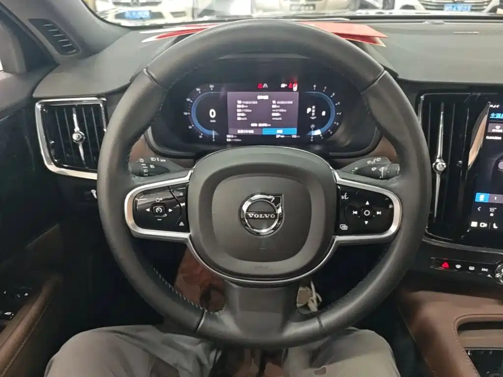 Volvo V90 — миниатюра 11