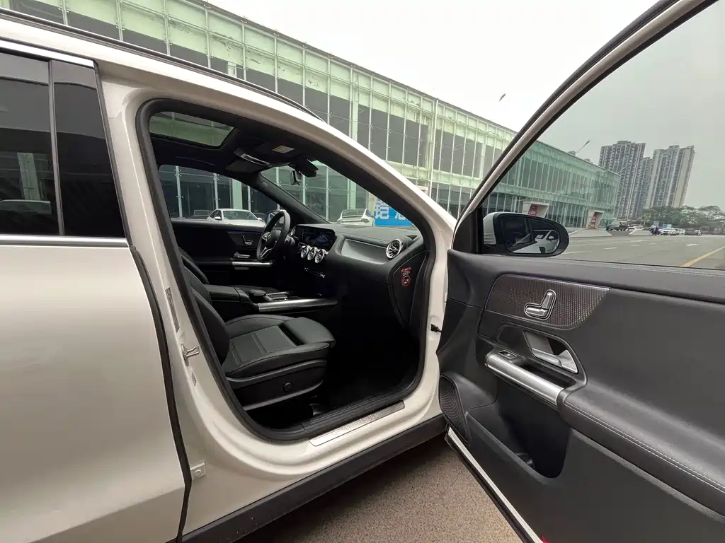 Mercedes-Benz GLA — миниатюра 10