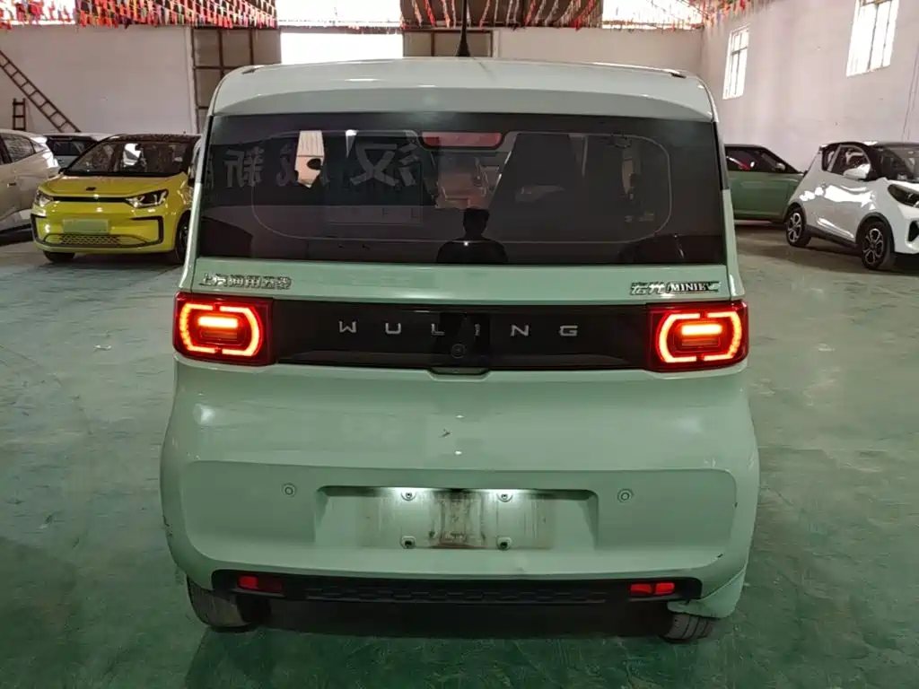 Wuling MINIEV — миниатюра 6