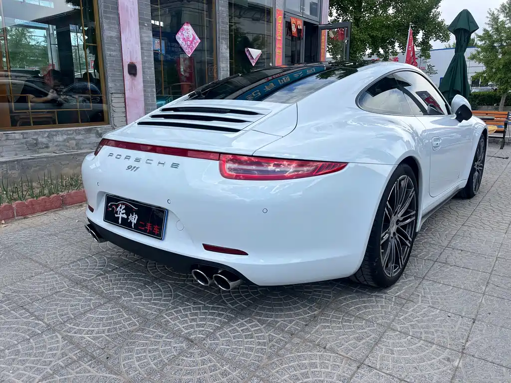Porsche 911 2015 Carrera 4 3.4L Style Edition