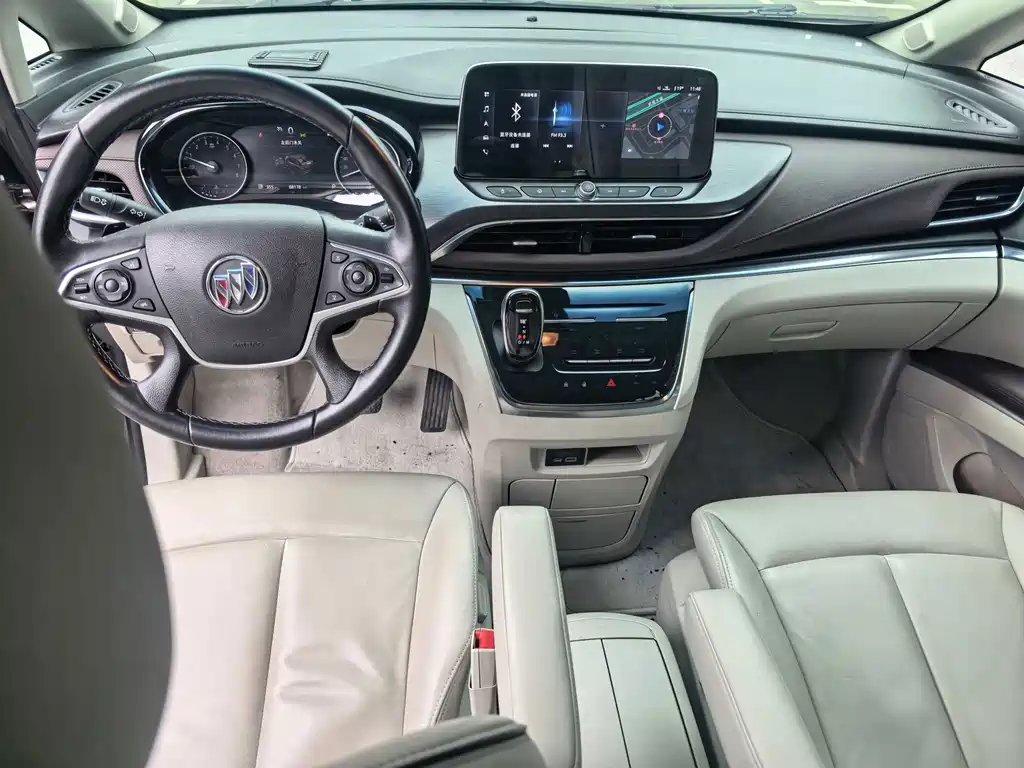 Buick GL8 — миниатюра 2